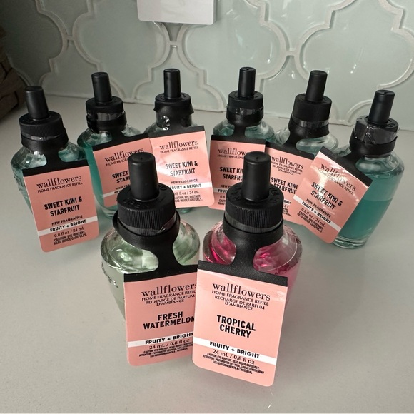 🌴 Bath & Body Works 🥝 Sweet Kiwi & Starfruit Wallflower Refills x6 ➕ 2 FREE!! - Picture 1 of 11